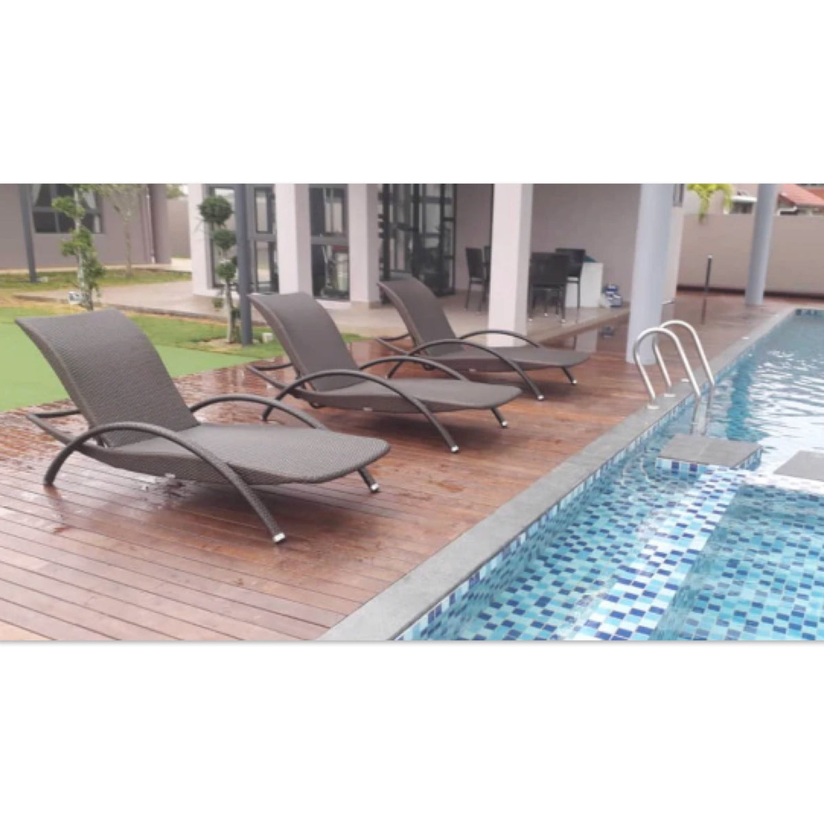 TR12006 Trasa Voltron Sunlounger