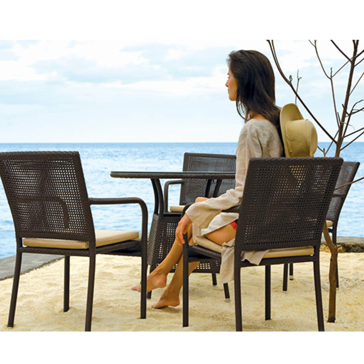 outdoor-furniture-malaysia-dining set-tabula-rasa-01