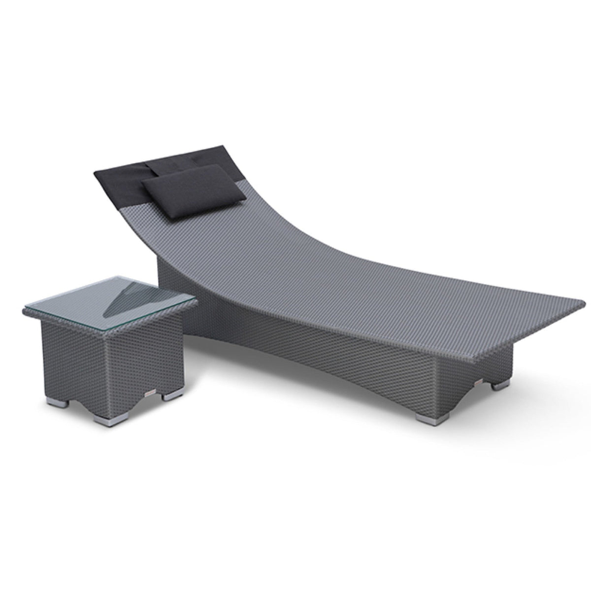 pool-sunlounger