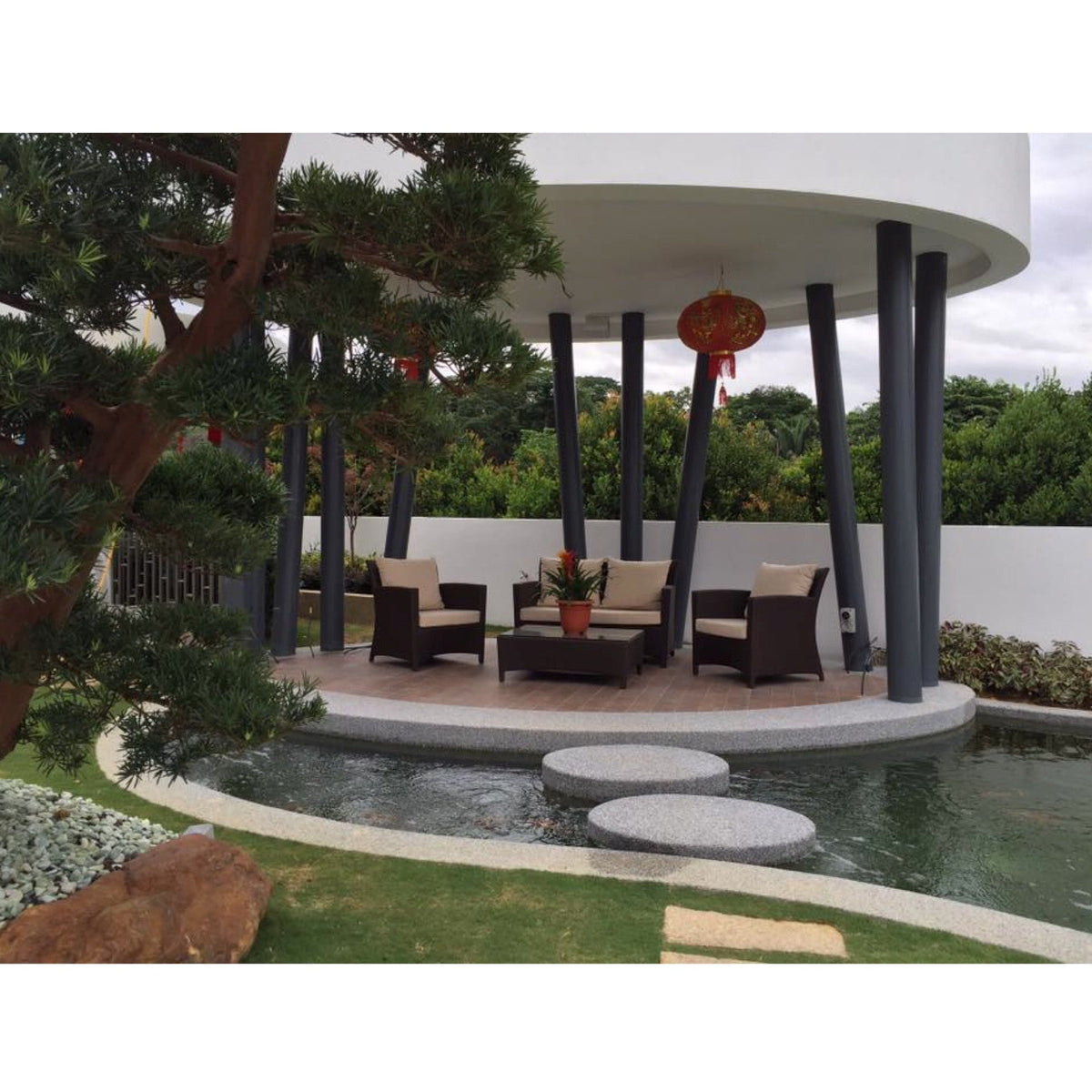 Z006 - Large High End Private Residence