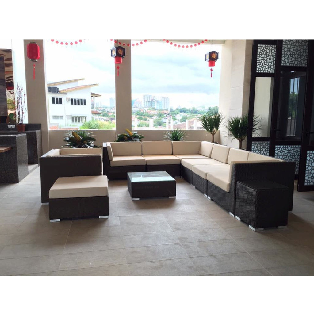 Z006 - Large High End Private Residence