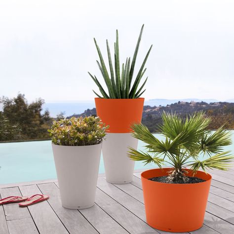 TRG90001 Grosfillex® Tokyo Planters